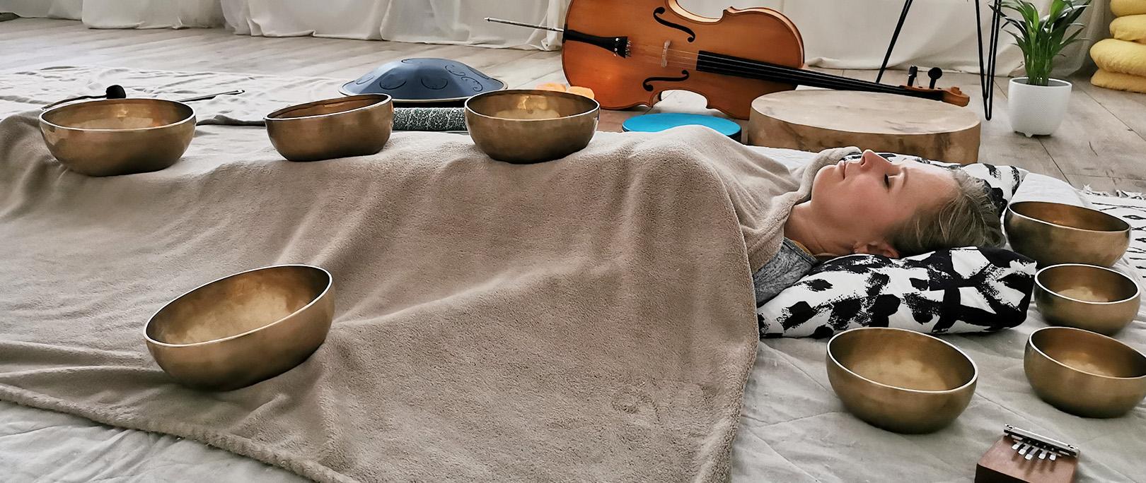 Garso masažas su dainuojančiais Tibeto dubenimis